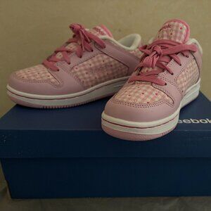Girls Reebok Lottery Hoop Basketball Pink White Sneaker Size 13.5 - New in Box